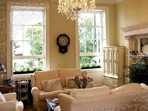 Bed & Breakfast Hamiltons Boutique Hotel Southend-on-Sea