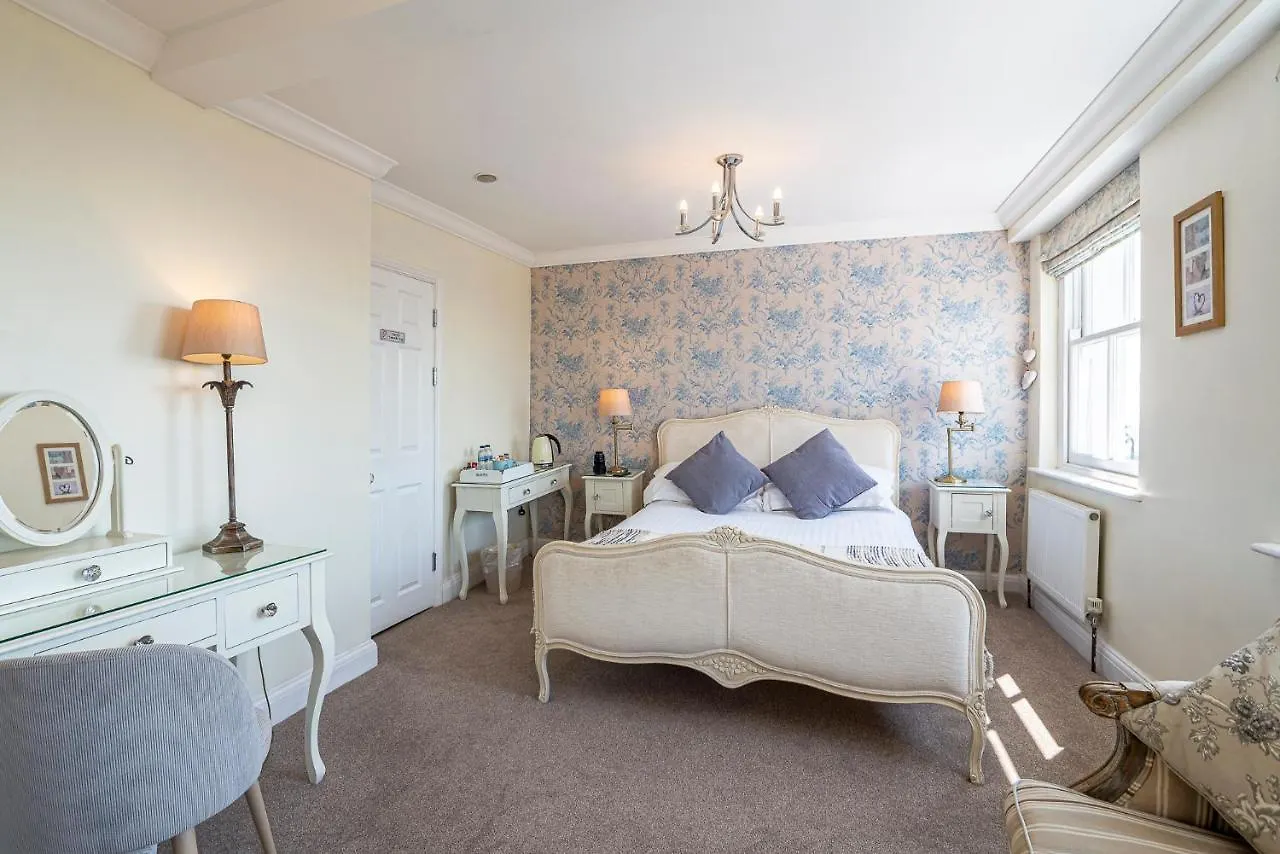 Bed & Breakfast Hamiltons Boutique Hotel Southend-on-Sea