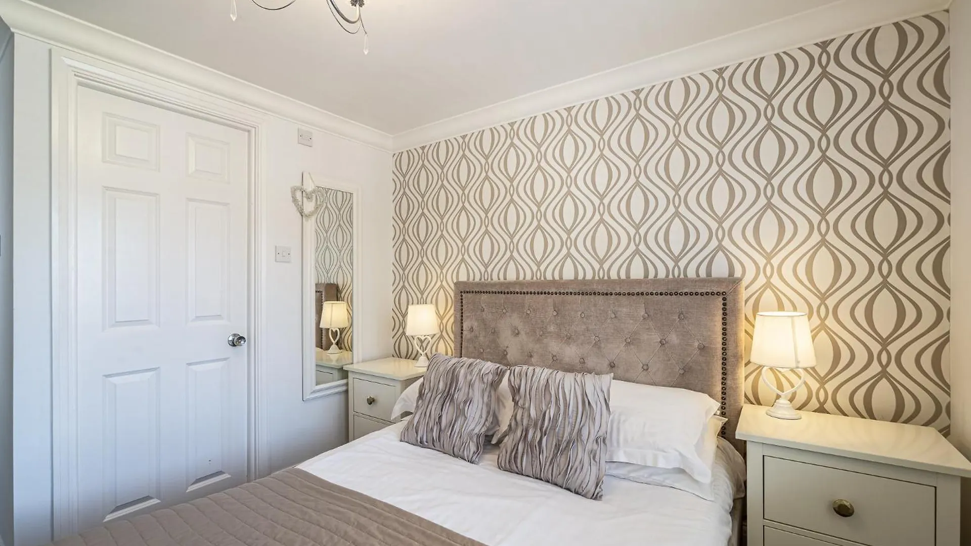 Hamiltons Boutique Hotel Southend-on-Sea 4*,